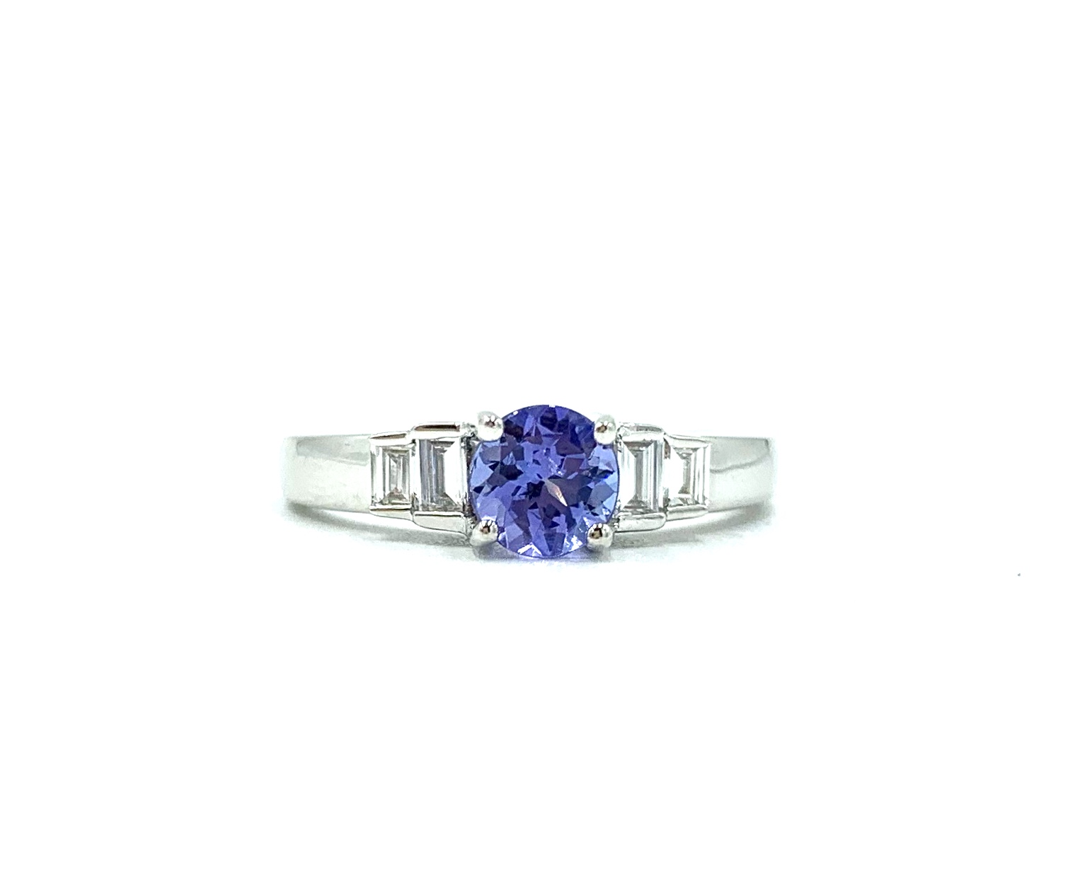 18ct White Gold Tanzanite