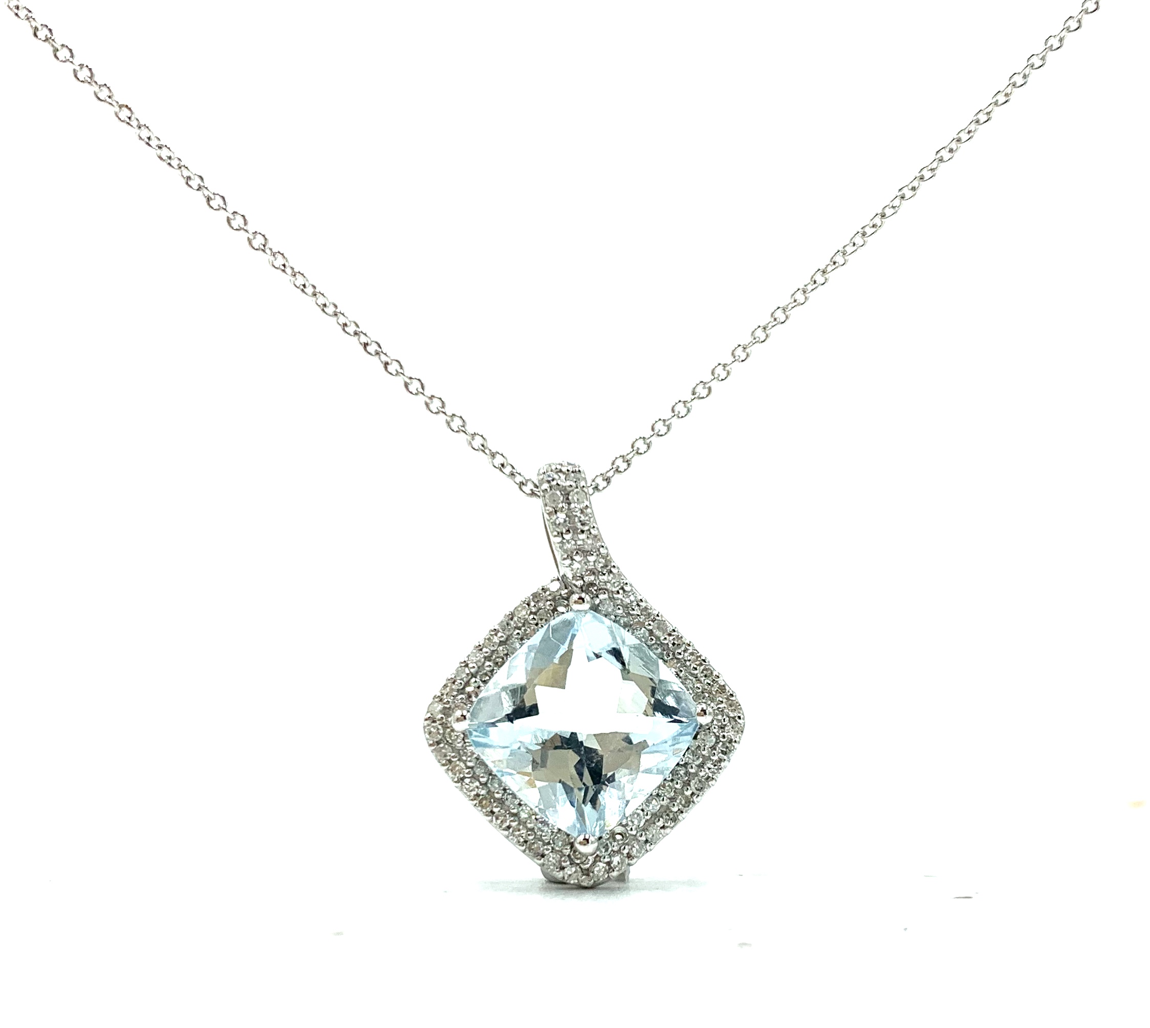 14ct White Gold Cushion