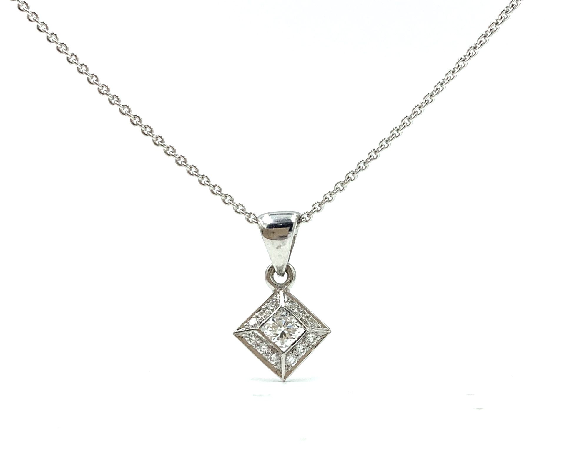 18ct White Gold Squared