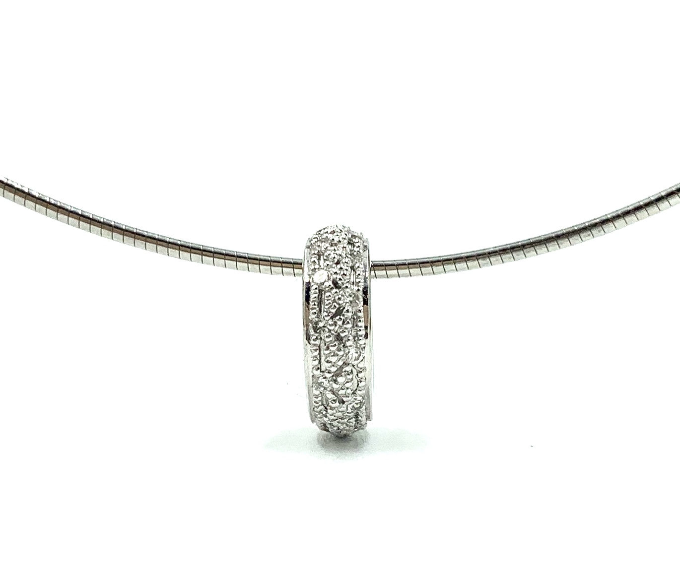 18ct White Gold Barrel