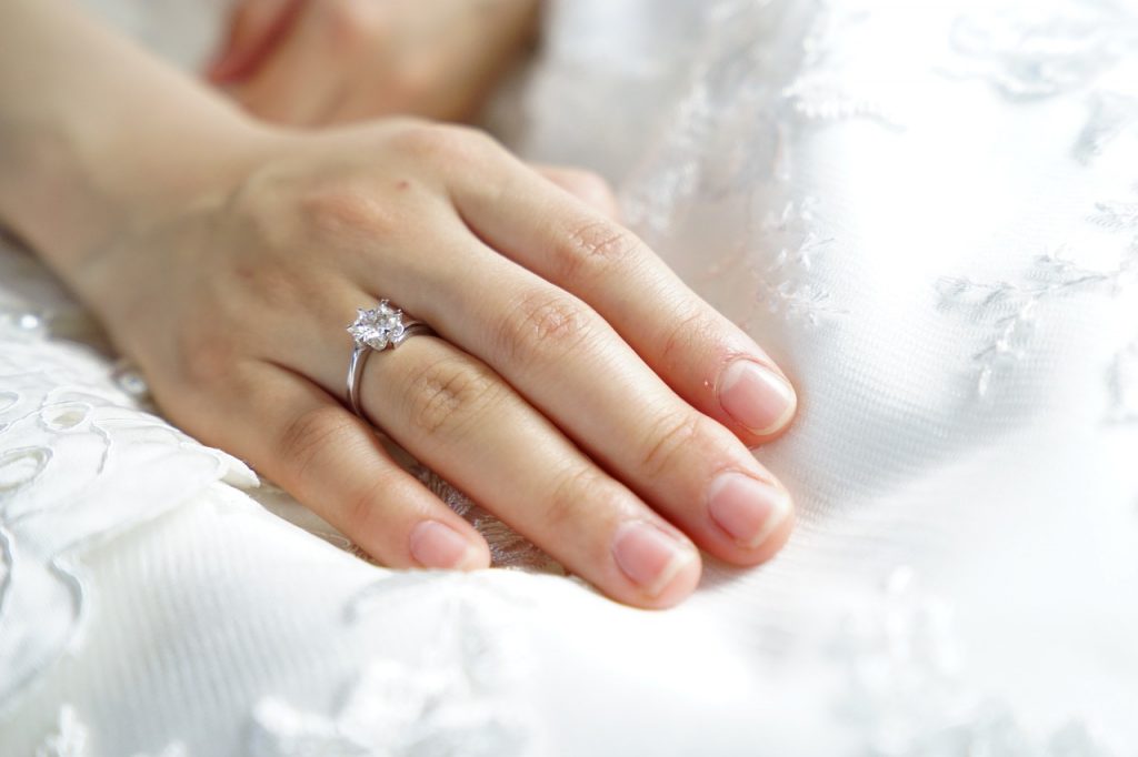 white gold engagement rings