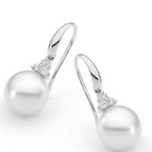 Allure18ct white gold pearl and diamond Drop earrings