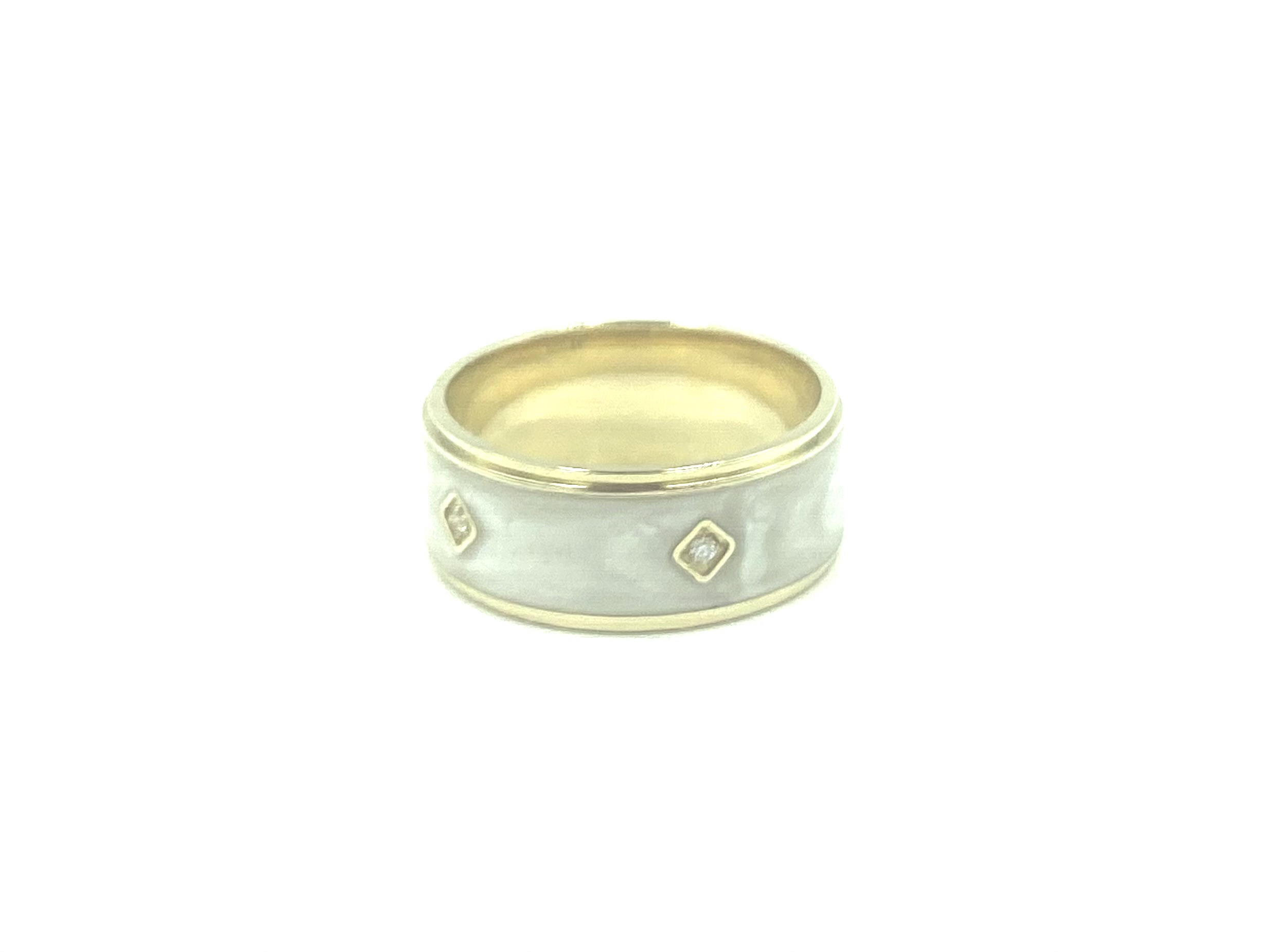 9ct Yellow Gold White