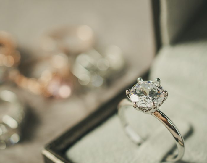 What Happens When You Commission a Custom Engagement Ring — What to Expect, Step by Step